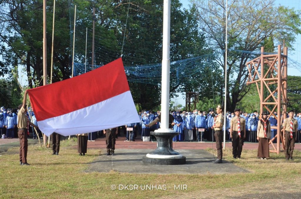 Sivitas Akademika Unhas Laksanakan Upacara Peringatan Hari Pendidikan Nasional