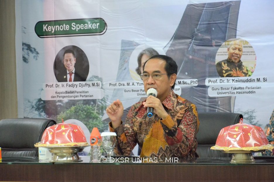 Rektor Unhas Jadi Narasumber Seminar Nasional Bahas Upaya Ketahanan Iklim