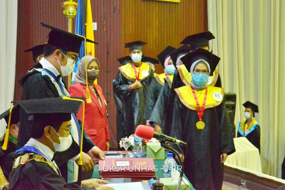 Unhas Wisuda 822 Lulusan Baru pada Periode IV Tahap 2 Tahun Akademik 2021/2022