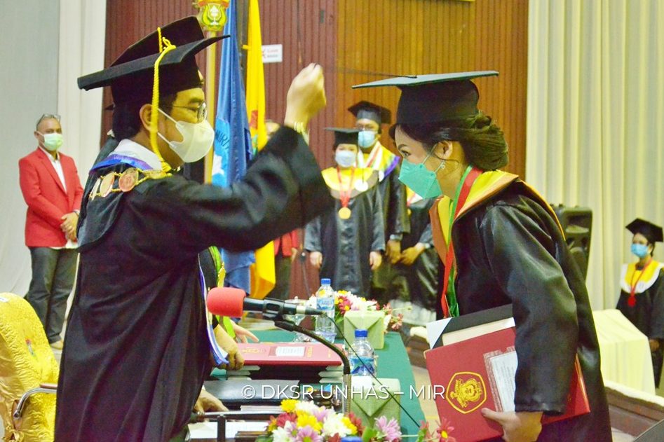 Lulusan Terbaik Unhas Wisuda Periode IV Tahap 2 Tahun Akademik 2021/2022