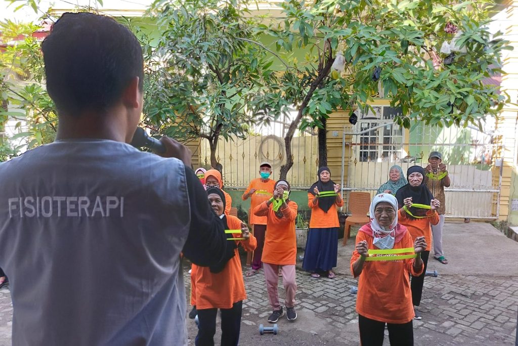 Tim Hebat PKM-PM Unhas Siap Sehatkan Lansia melalui Play Plyometric Games & Lifetime Review