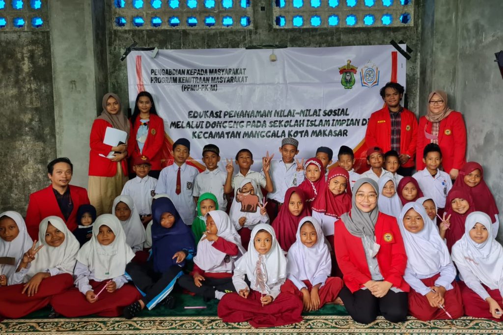 FIB Unhas Gelar Edukasi Penanaman Nilai Sosial pada Siswa Sekolah Islam Impian