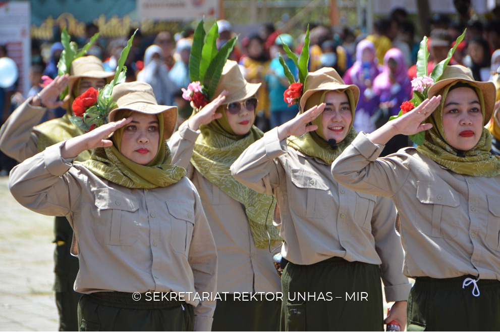 Kegiatan Fun Walk dan Parade Defile dalam rangka menyemarkaan peringanan menuju puncak perayaan Dies Natalis Unhas ke-66