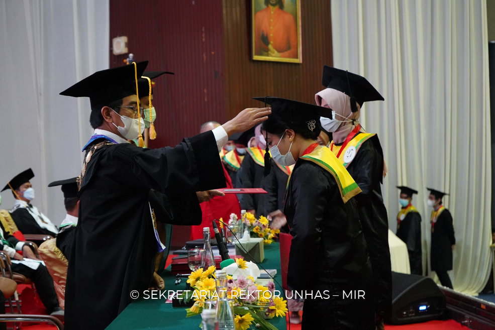 Prosesi Wisuda Mahasisiswa Unhas oleh Rektor Unhas, Prof. Jamaluddin Jompa, M.Sc.