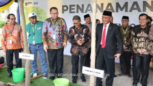 Pimpinan Unhas di FRI