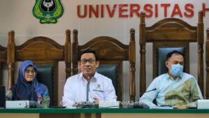 Unhas Sosialisasi di FH tentang panduan penelitian 2023
