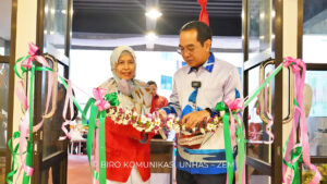 Rektor Unhas Resmikan Medical Herb Farmasi Unhas