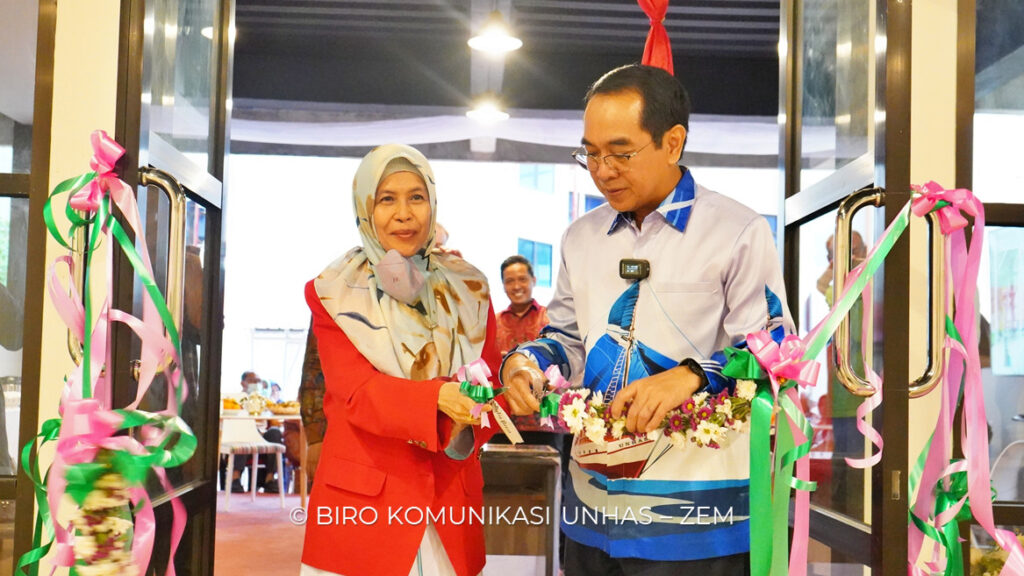 Medicine Herbs Garden dan Pharma Cafe di Fakultas Farmasi Diresmikan oleh Rektor Unhas, Dorong Mahasiswa Miliki Gaya Hidup yang Sehat