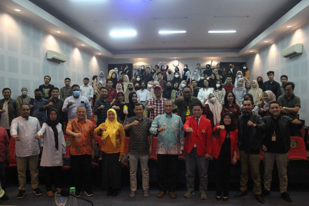 Fisip Unhas Gelar Kuliah Tamu Tentang Stabilitas Politik Penyelengaaraan Pemilu Serentah Tahun 2024