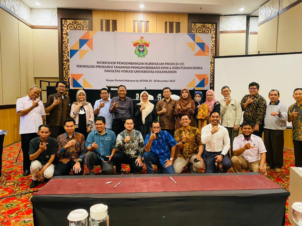 Penandatanganan Kerja Sama Fakultas Vokasi Unhas dengan Mitra dan Instansi Bidang Teknologi Produksi Tanaman Pakan