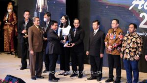Unhas Terima Penghargaan SNI Award 2022, Satu-Satunya di Luar Pulau Jawa