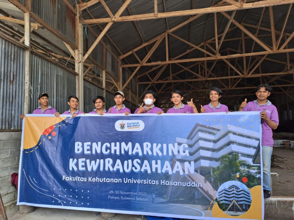 Fakultas Kehutanan Unhas Lakukan Benchmarking Kewirausahaan ke Dunia Usaha dan Dunia Industri di Kota Palopo