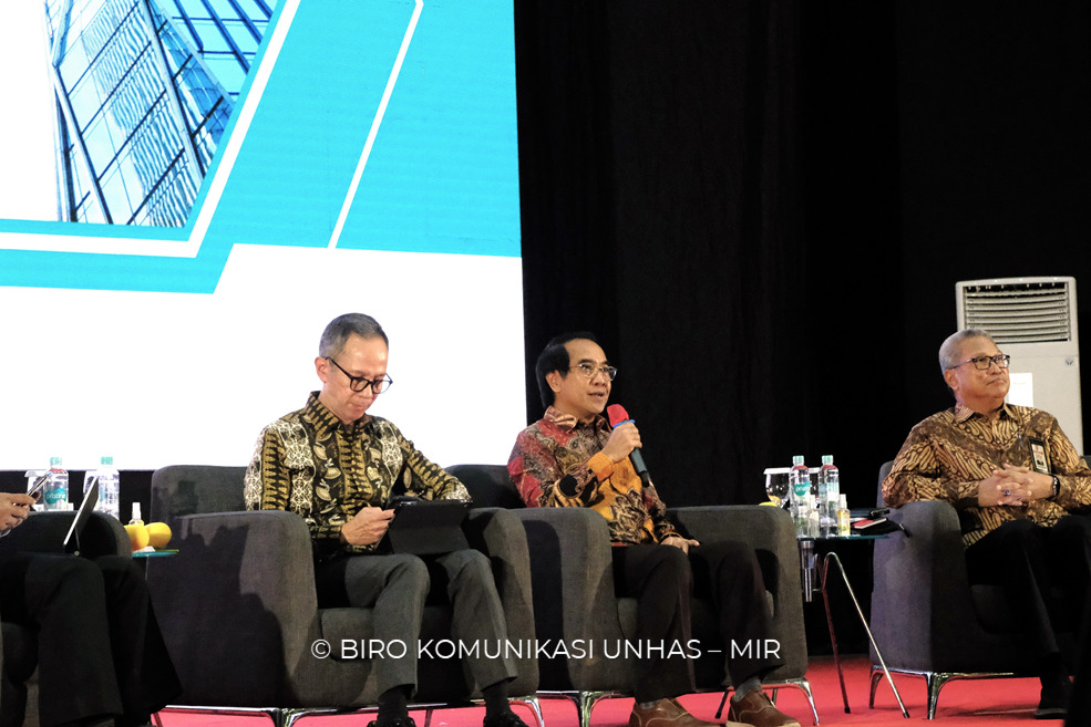 Unhas Kerja Sama OJK Selenggarakan Kuliah Umum Literasi Keuangan dan Sosialisasi Perlindungan Konsumen