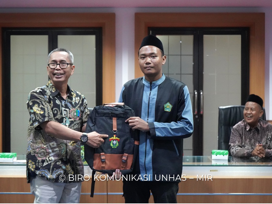 Perkenalkan Dunia Kampus, Unhas Terima Kunjungan 120 Siswa Madrasah Kabupaten Wajo