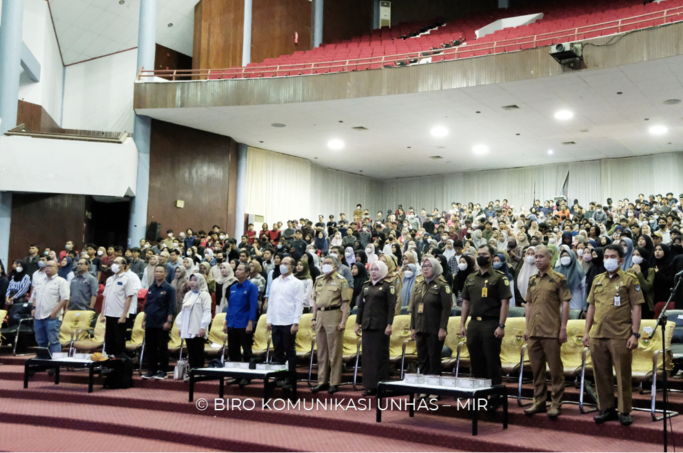 1249 Mahasiswa KKN Resmi Dilepas oleh Rektor Unhas