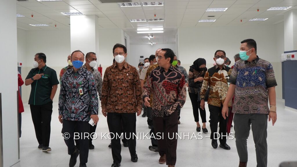 Berkunjung ke Unhas, Menkes RI Tinjau Pengembangan Pelayanan RSPTN