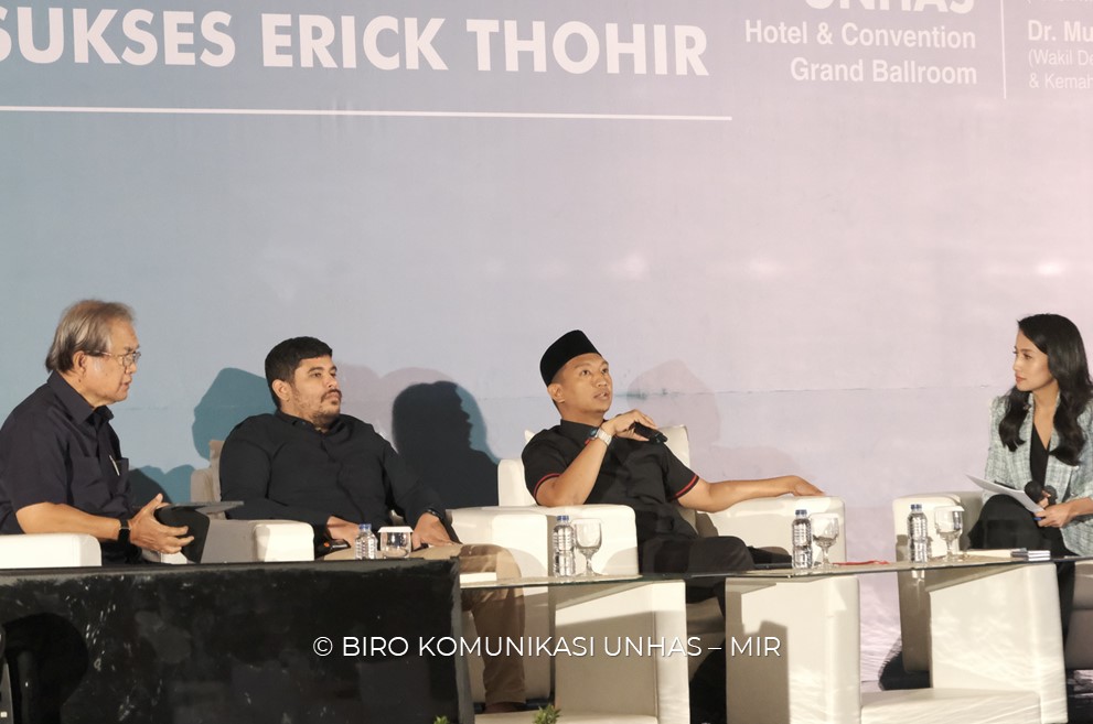 Unhas Kerja Sama Kompas Penerbit Buku Selenggerakan Bedah Buku Biografi Perjalanan Hidup Seorang Erick Thohir