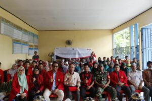 Fakultas Ekonomi dan Bisnis Unhas Perkuat Literasi Bisnis dan Keuangan Melalui Bina Desa