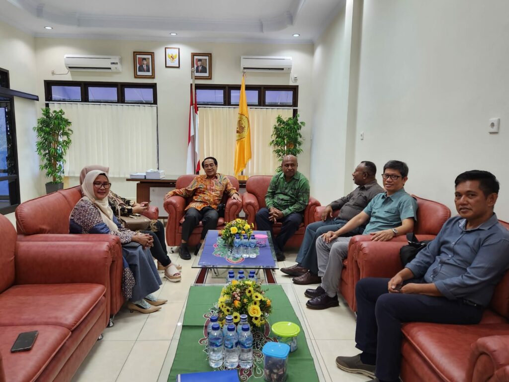 Rektor Unhas bersama Sivitas Akademika Uncen Dialog Tentang Pengelolaan Perguruan Tinggi