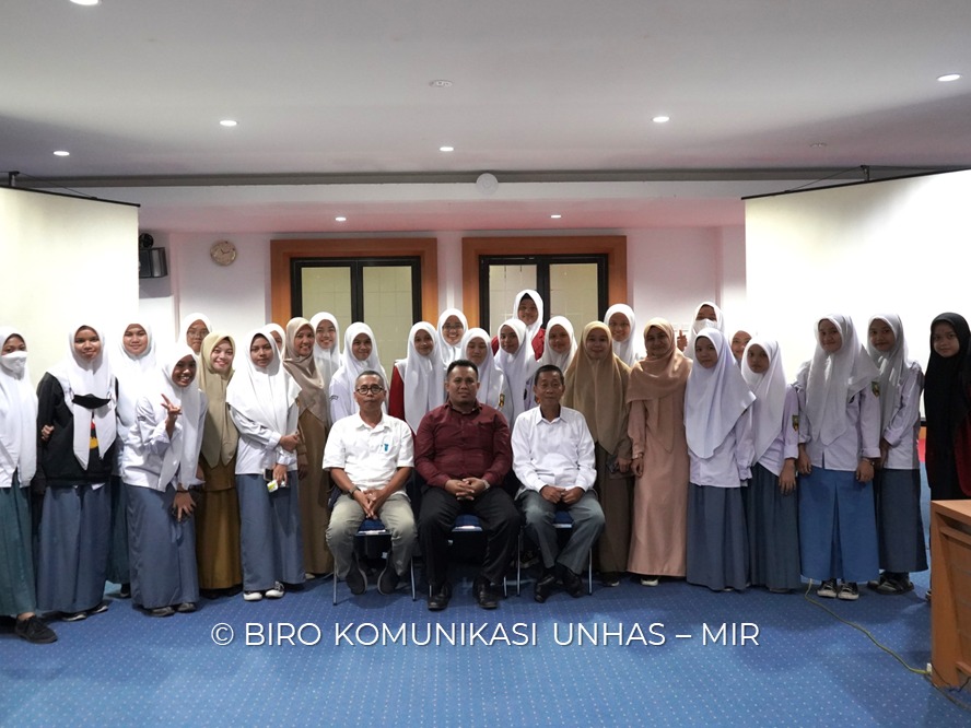 Perkenalkan Dunia Kampus, Unhas Terima Kunjungan 40 Siswa SMA Muhammadiyah 6 Makassar