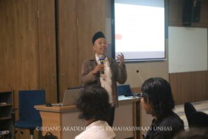 Beri Kuliah Umum di Unhas, Pakar Biotechnology Engineering Prof Maizirwan Bahas Pentingnya Energi Baru Terbarukan