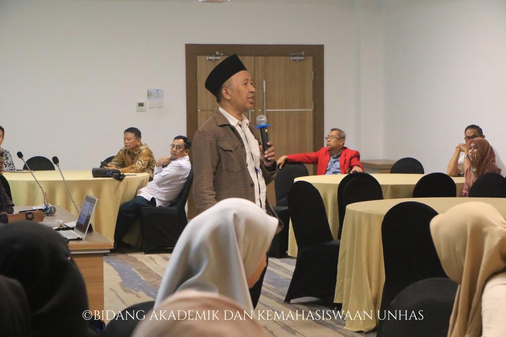 Beri Kuliah Umum di Unhas, Pakar Biotechnology Engineering Prof Maizirwan Bahas Pentingnya Energi Baru Terbarukan