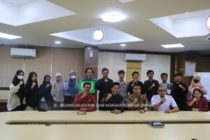 Lembaga Zakat Lazis Assalam Fil Alamin Serahkan Beasiswa kepada Mahasiswa Unhas Berprestasi
