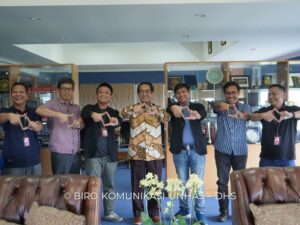 Rektor Universitas Hasanuddin menerima kunjungan rombongan PT. Telkomsel Region Sulawesi dalam rangka membahas program kerja sama yang akan dilakukan untuk mendorong kapasitas mahasiswa melalui program Merdeka Belajar Kampus Merdeka (MBKM).