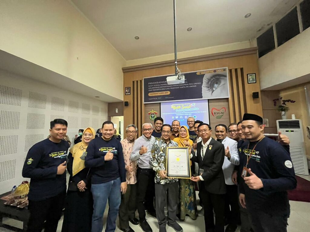 Unhas Raih Rekor Muri Pemasangan Serentak Protesa Mata