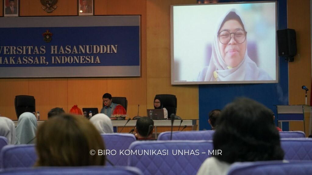 Kepala Biro SDM Kemdikbudristek Paparkan Materi dalam Sosialisasi di Unhas