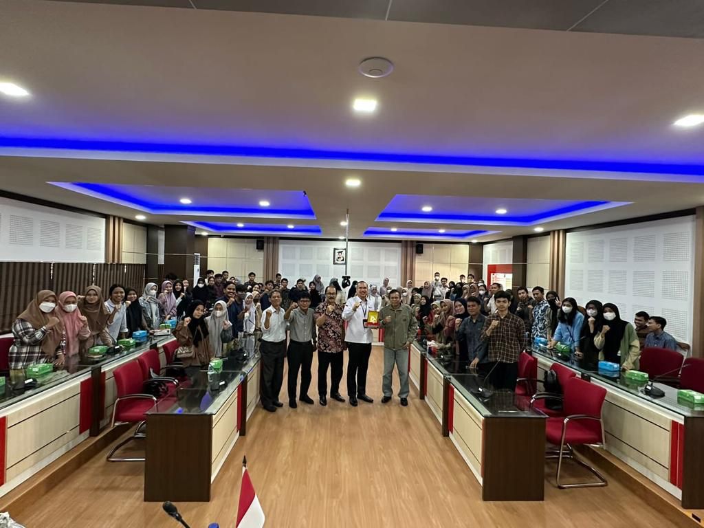 FEB Unhas Selenggarakan Kuliah Umum Tentang Menjadi Pengusaha Muda Inovatif