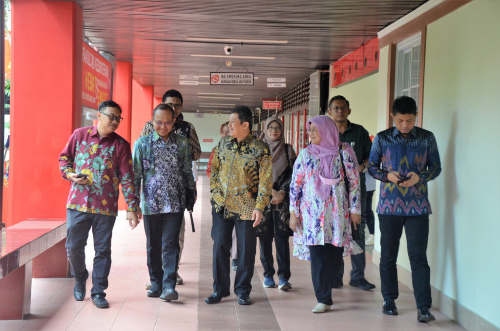 Kuliah Umum FK Unhas Sinergitas Program Jaminan Kesehatan Nasional dalam pengembangan Tridarma