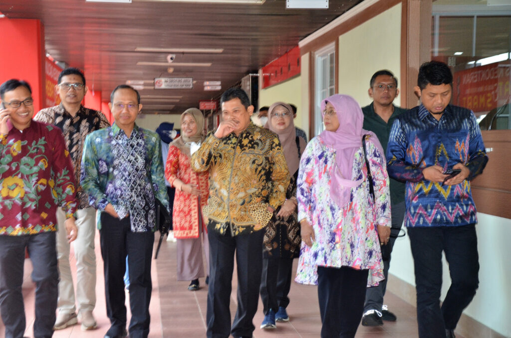 Kuliah Umum FK Unhas Sinergitas Program Jaminan Kesehatan Nasional dalam pengembangan Tridarma
