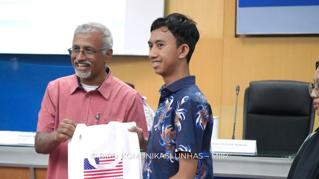 Unhas Bersama SISJ Bahas Ancaman Krisis Air, Hadirkan Ahli dari Universitas Colorado