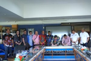 Universitas Hasanuddin bersama Kabupaten Kaimana, Provinsi Papua Barat sepakat kerja sama dalam bidang penguatan sumber daya manusia.