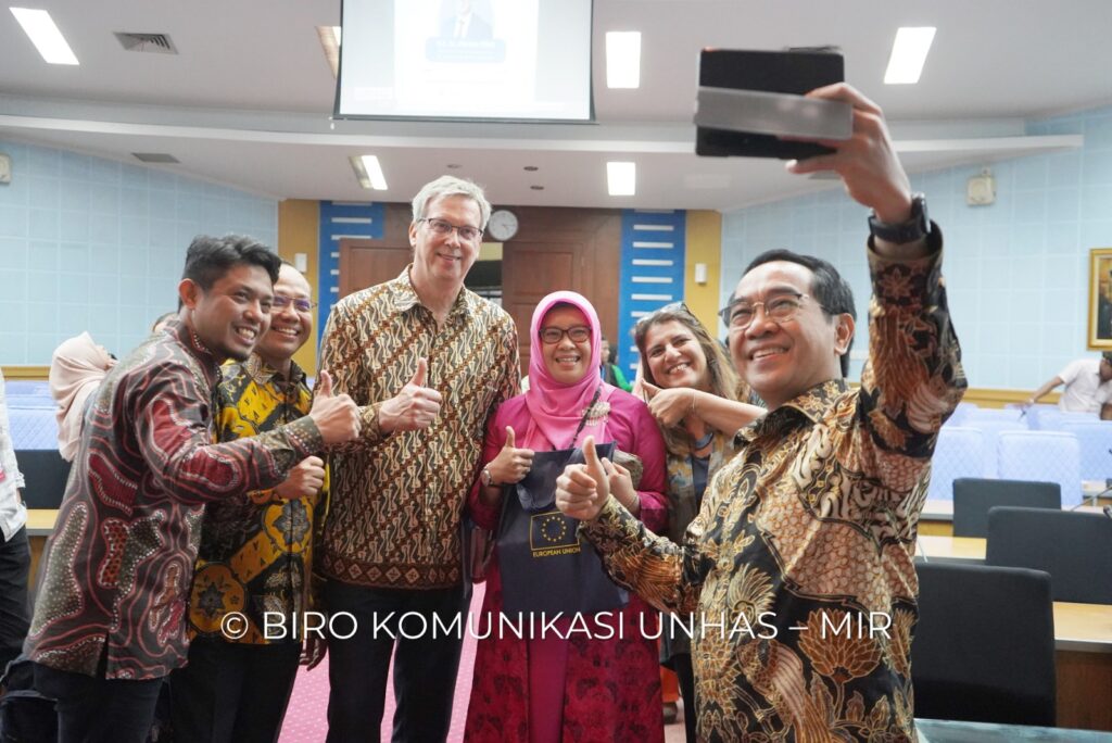 Rektor Unhas Hadiri Kuliah umum Dubes EU