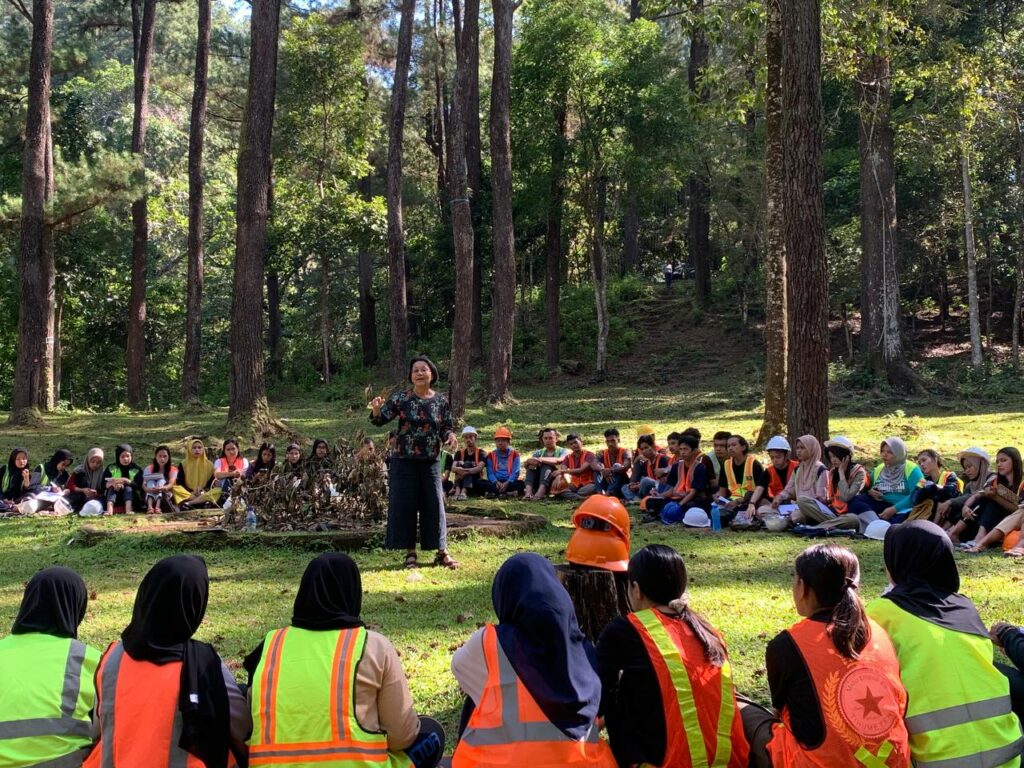 Fakultas Kehutanan Unhas Kolaborasi University of Hawaii Manoa Gelar Kuliah Umum Bahas Politik Ekologi