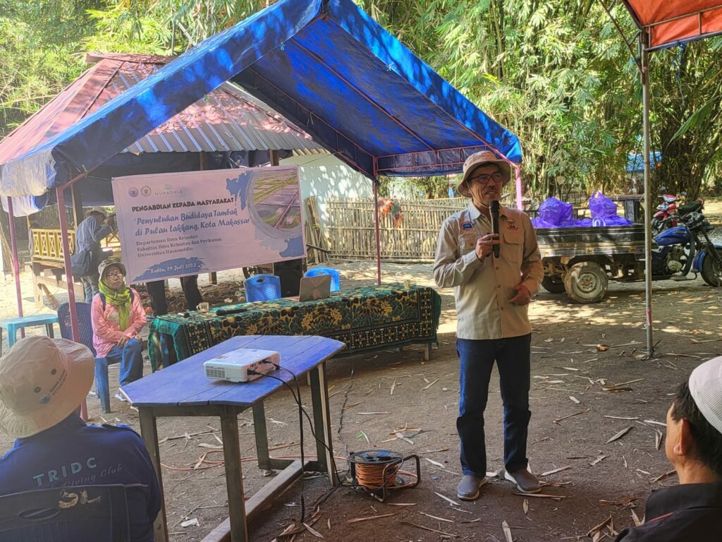 Ilmu Kelautan Unhas Lakukan Pengabdian Mengolah Sampah Plastik dan Budidaya Tambak di Kelurahan Lakkang Kota Makassar