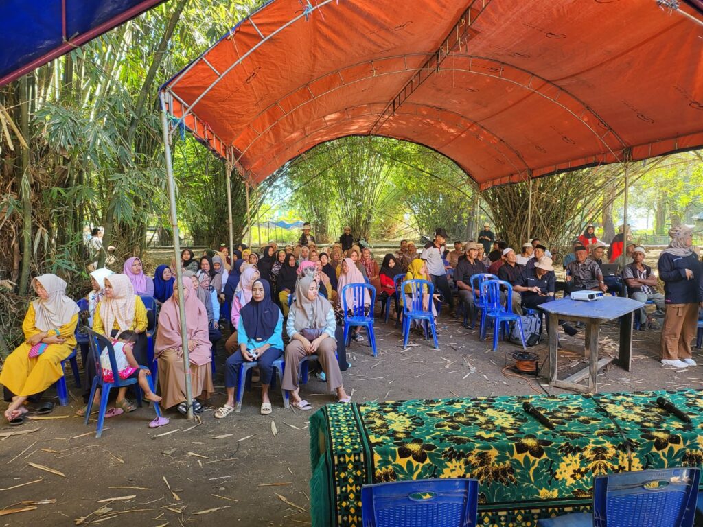 Ilmu Kelautan Unhas Lakukan Pengabdian Mengolah Sampah Plastik dan Budidaya Tambak di Kelurahan Lakkang Kota Makassar 1