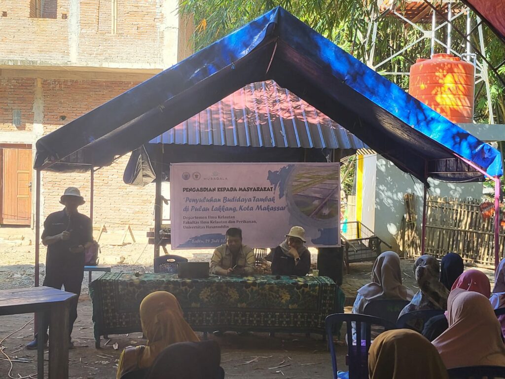 Ilmu Kelautan Unhas Lakukan Pengabdian Mengolah Sampah Plastik dan Budidaya Tambak di Kelurahan Lakkang Kota Makassar 1