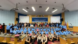 Rektor Unhas Serahkan 79 SK Pengangkatan Dosen dan Tendik