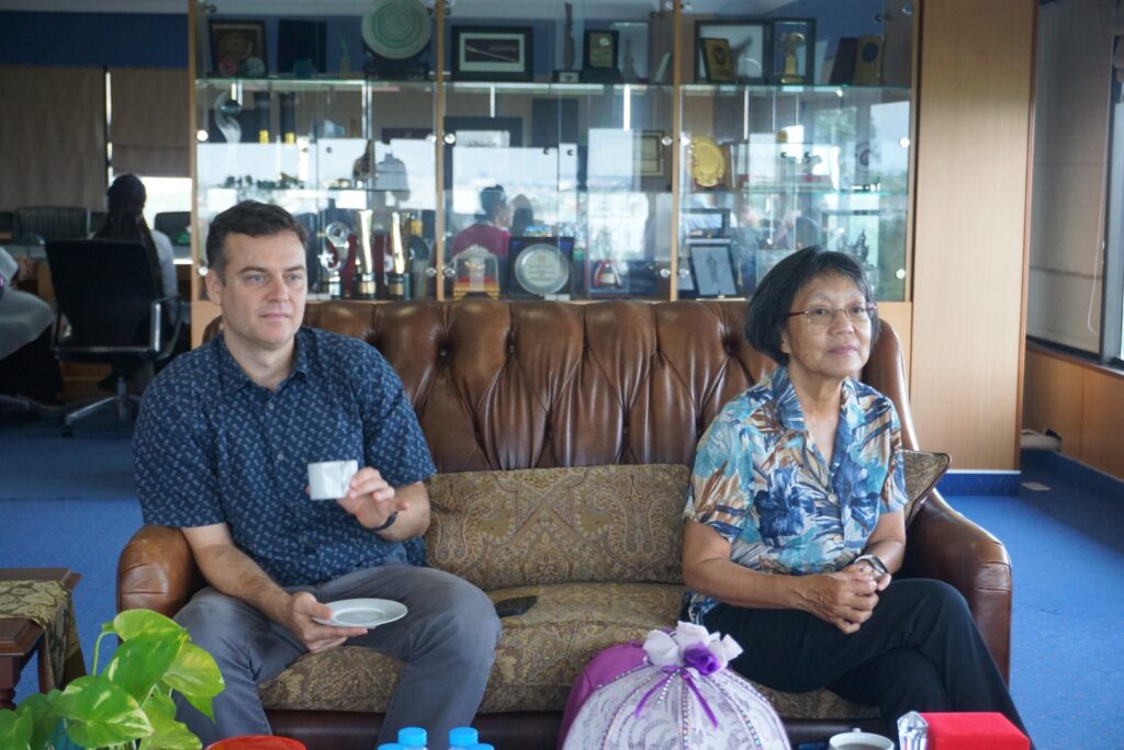 Rektor Unhas Terima Secara Resmi Dosen dan Mahasiswa dari University of Hawaii Manoa
