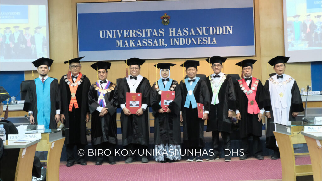 Pengukuhan Tiga Guru Besar Unhas, Salah Satu sebagai Profesor Pertama Bidang Fisioterapi Indonesia