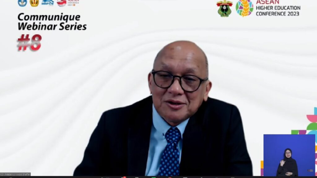 Salah satu narasumber dalam AHEC Webinar Series