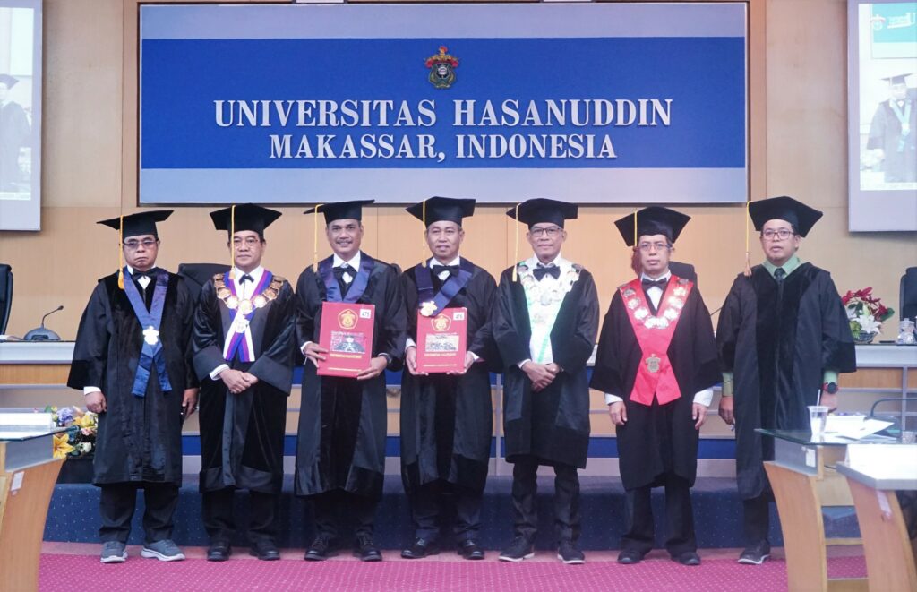 Unhas Kembali Kukuhkan Dua Guru Besar Baru Fakultas Teknik