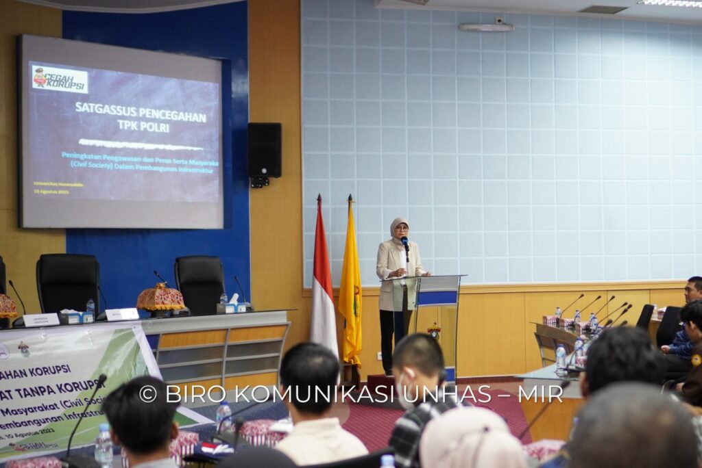 WR 2 ketika membuka acara Sosialisasi Anti Korupsi Infrastruktur