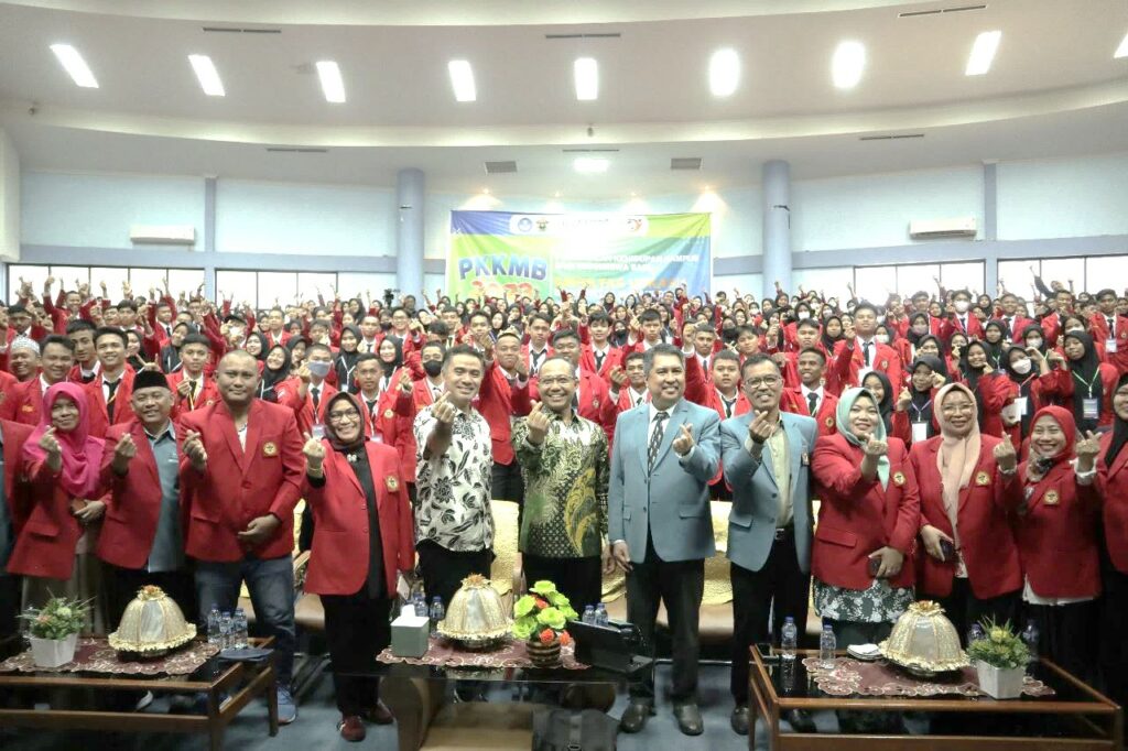 PKKMB Fakultas Vokasi 2023 Unhas : Adakan Kuliah Tamu Bersama Dirjen Pendidikan Vokasi 2020-2022