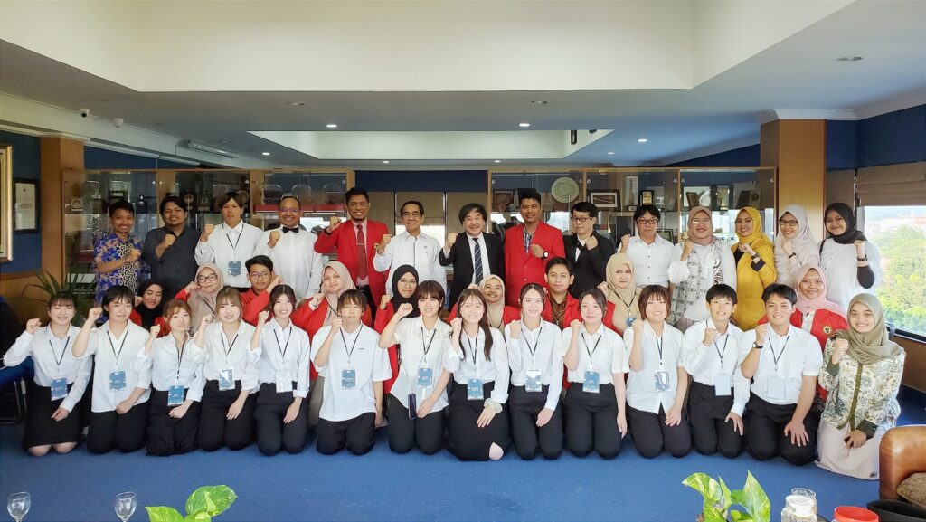 Belasan Mahasiswa dan 3 Profesor Asal Kampus Ternama di Jepang Berkunjung ke FKG Unhas, Ini yang Dilakukan