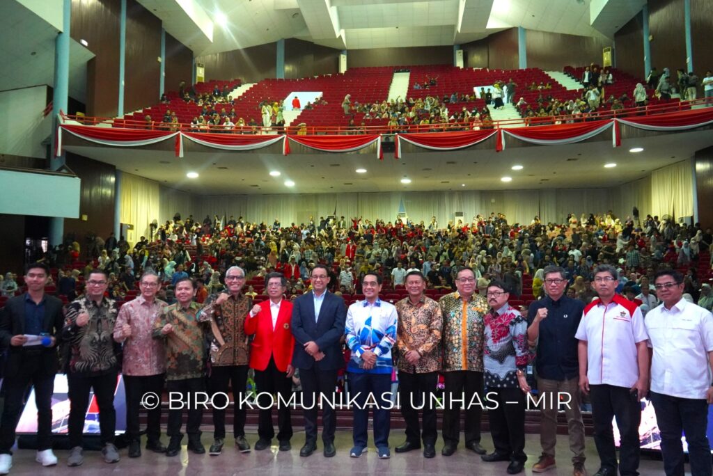 Anies Baswedan Terima Gagasan Tentang Penguatan Benua Maritim Melalui Buku Putih Karya Sivitas Akademika Unhas