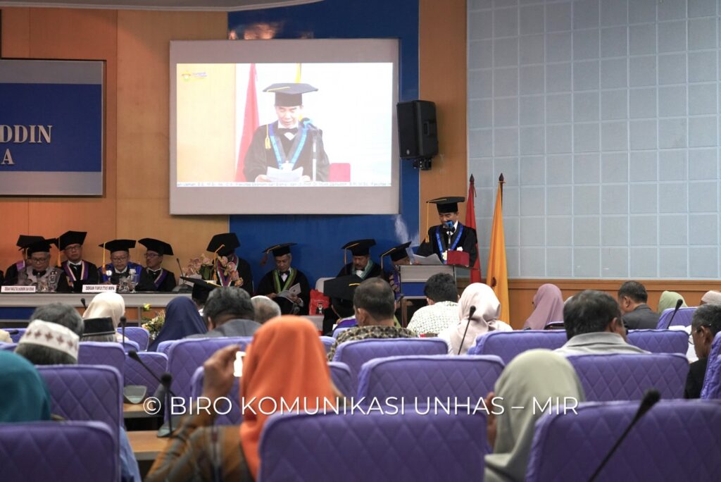 Lagi, Tiga Guru Besar Unhas Dikukuhkan di Bidang Ilmu Geofisika/Geomorfologi, Bidang Ilmu Akuntansi Manajemen, dan Bidang Sistem Informasi Perikanan Tangkap